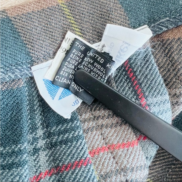 VINTAGE Pure Wool Kilt Made in Scotland Size Small - Picture 9 of 9